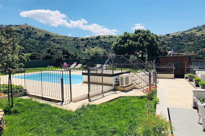 Location de vacances pour 8 personnes, avec jardin à Pietralba