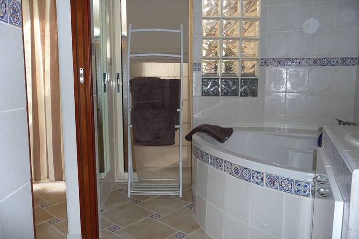 Villa pour 4 personnes, avec jardin ainsi que piscine et terrasse, animaux acceptés dans les Alpes maritimes - 4