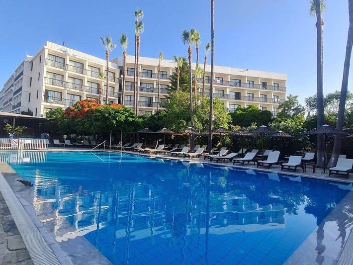 Hôtel pour 2 personnes, avec vue et bassin pour enfant ainsi que piscine et jardin à Paphos (ville) - 2
