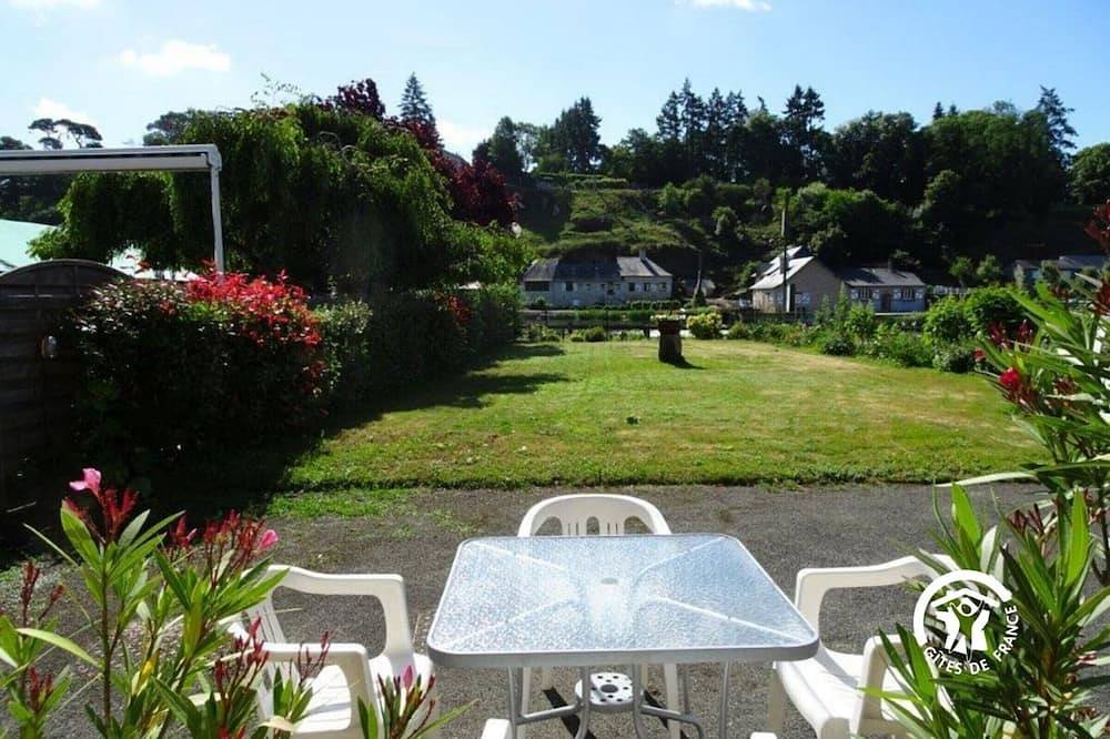 Gîte au bord de la Mayenne avec jardin clos, terrasse, accès Vélofrancette et paddocks pour chevaux in Saint-Sulpice (Mayenne), Mayenne