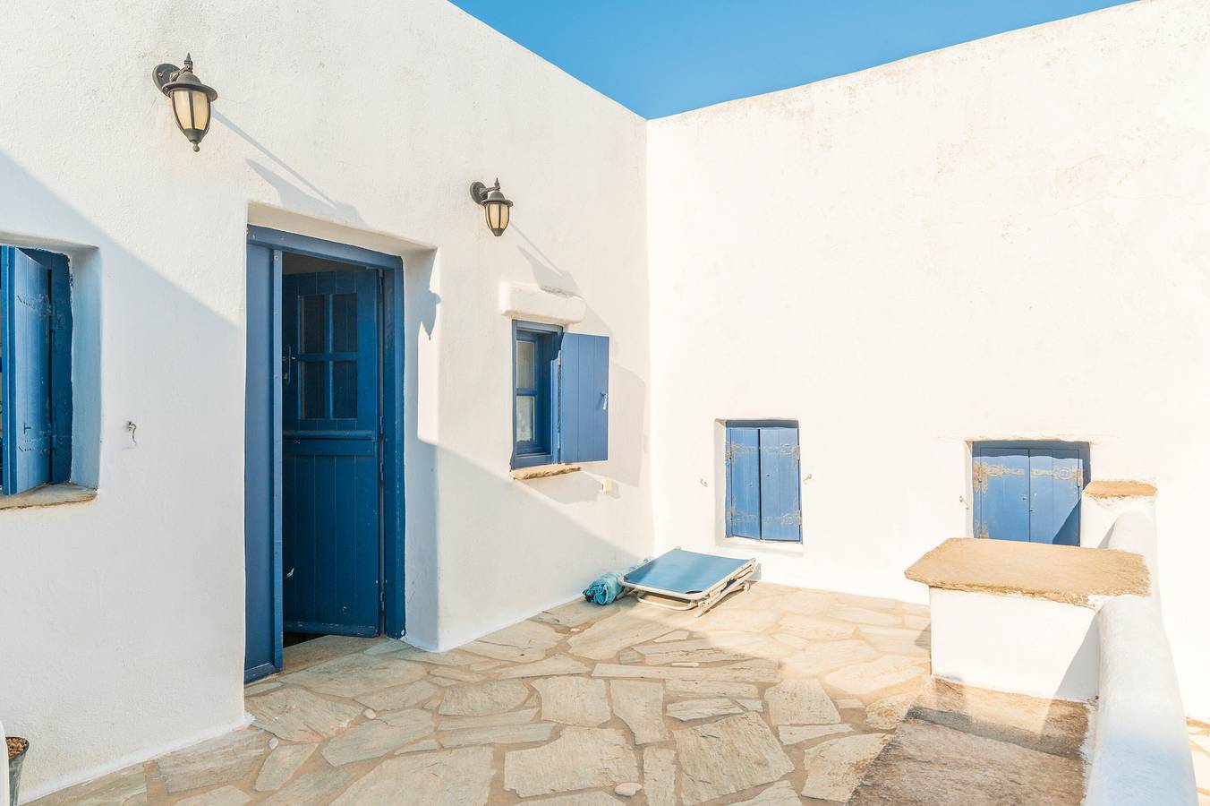 Ferienhaus 'Kykladen White House' mit Bergblick und Gemeinschaftsterrasse in Xinara, Tínos