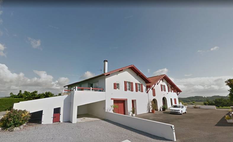 Gîte pour 6 personnes, avec jardin, animaux acceptés à Bidache