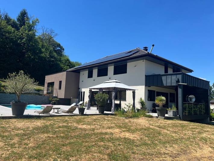 Villa pour 14 personnes, avec Terrasse et Jardin ainsi que Piscine et Vue