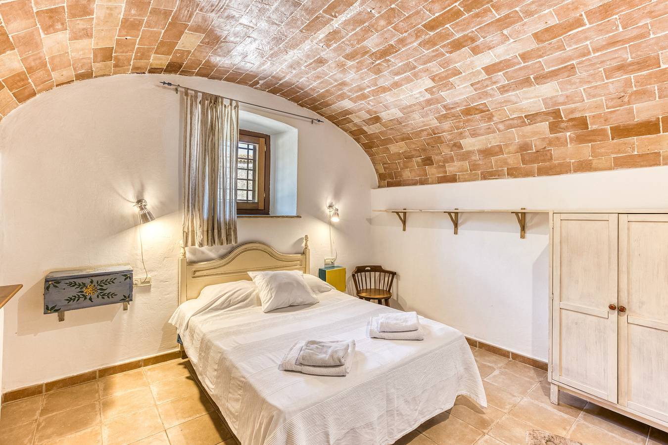 Zimmer 'Tarongina' mit Gemeinschaftspool, gemeinsamer Terrasse und Wlan in Borrassà, Oberampurien