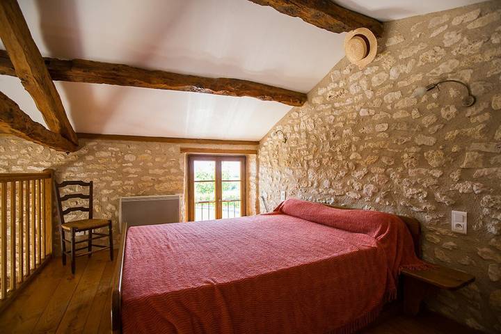 Casa de vacaciones «La Cabaña del Viñador» con piscina compartida, terraza privada y aire acondicionado in Donnazac, Región de Albi
