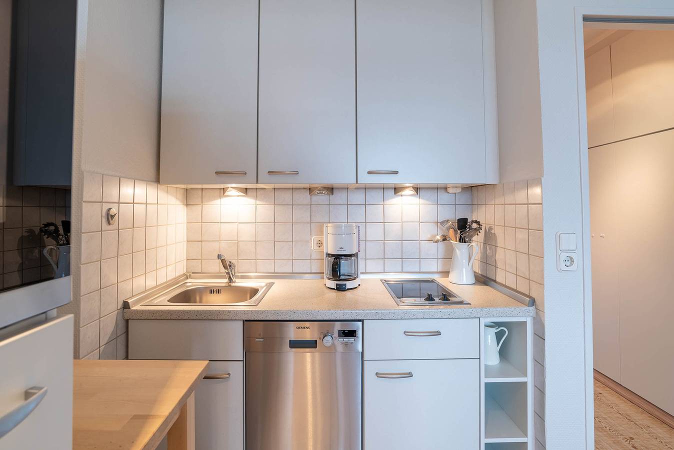 Hel ferielejlighed, Ferielejlighed for 3 personer med balkon in Kielerfjorden, Kiel