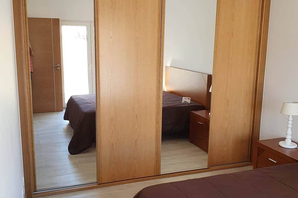 Neues Haus 100 Meter vom Strand von Lagoa De Albufeira entfernt in Praia do Meco, Sesimbra (Castelo)