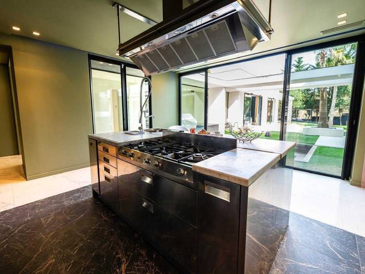 Villa pour 10 personnes, avec piscine et balcon/terrasse, adapté aux familles à Mougins - 4