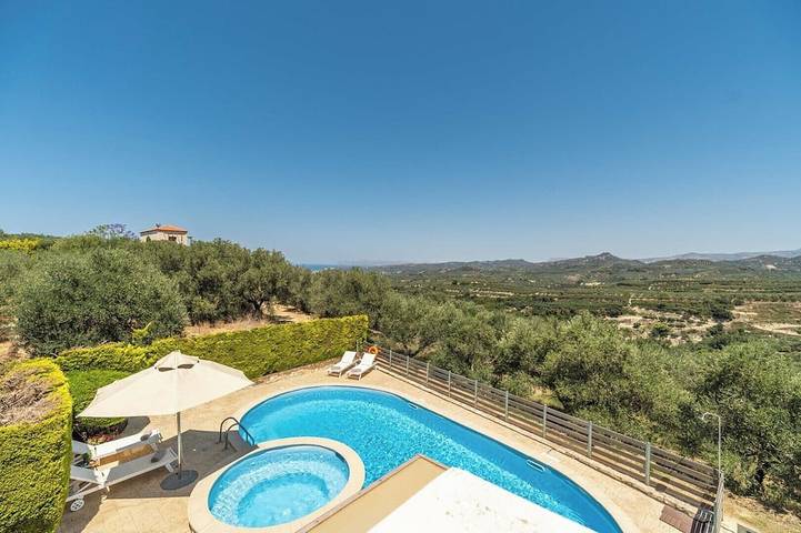 Ferienhaus für 8 Personen, mit Whirlpool und Balkon sowie Garten und Kinderpool