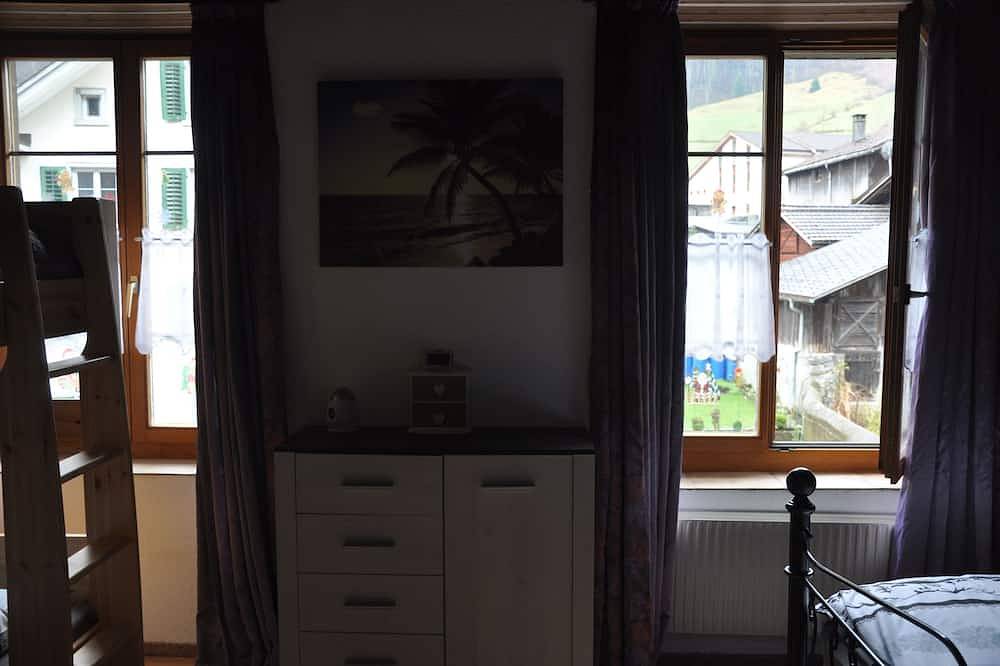 Entire apartment, Holidays in the heart of nature \"Journey through the world\" in Glarus Süd, Canton of Glarus