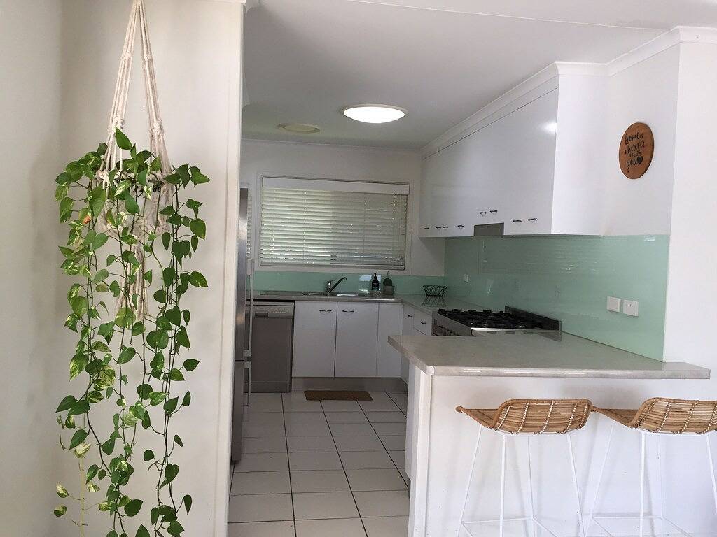600m walk to Beach, Family Entertainer, Aircon, Pool + Pizza oven in Maroochydore, Sunshine Coast