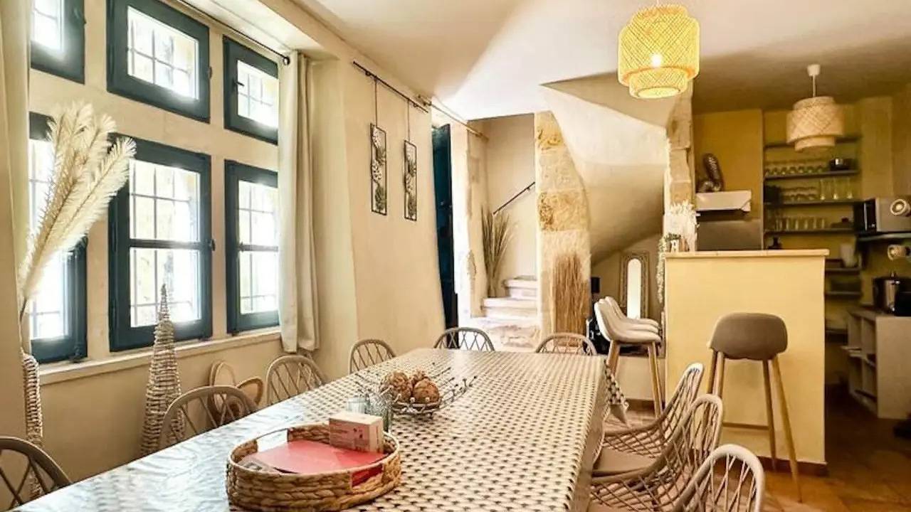 Entire holiday apartment, Ferienwohnung für 15 Personen (130 m²) in Montfrin in Montfrin, Nimes region