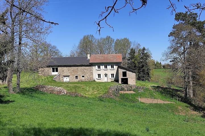 Location de vacances pour 6 personnes, avec Jardin à Saint-Jeures