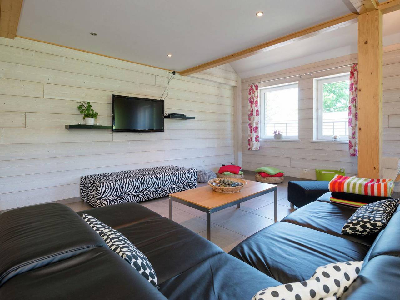 Heritage Holiday Home in Ovifat with Sauna in Robertville, Waimes