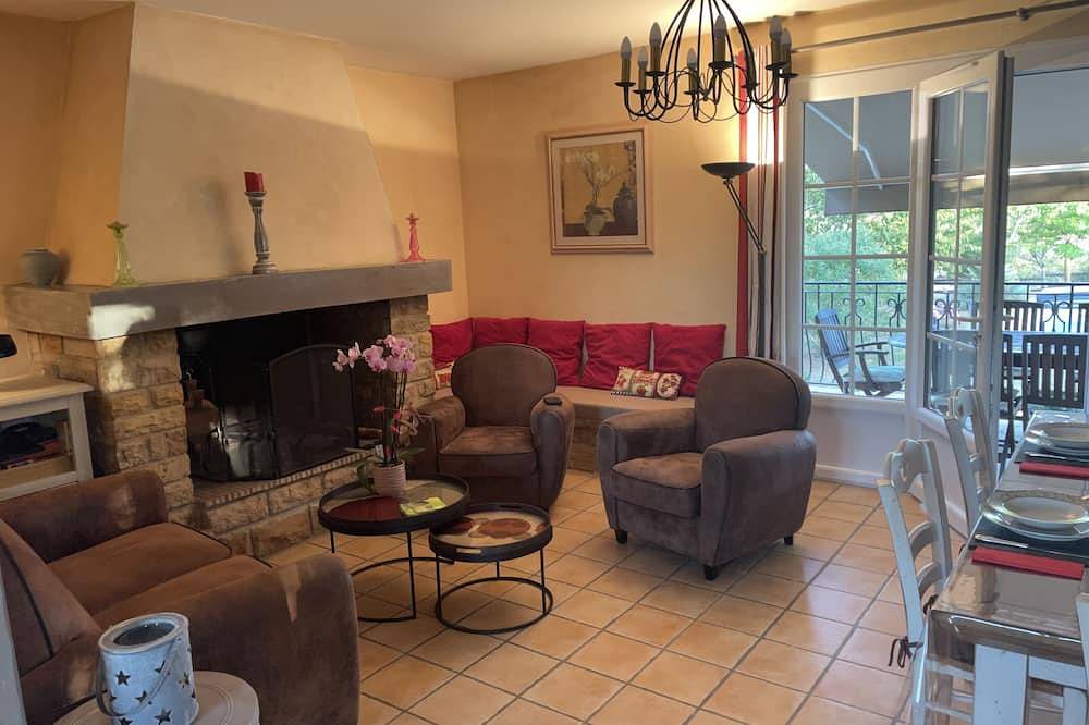 Très jolie propriété piscine privée , jardin :Promo du 23 /08 au 6 /09 in Bascous, Gers