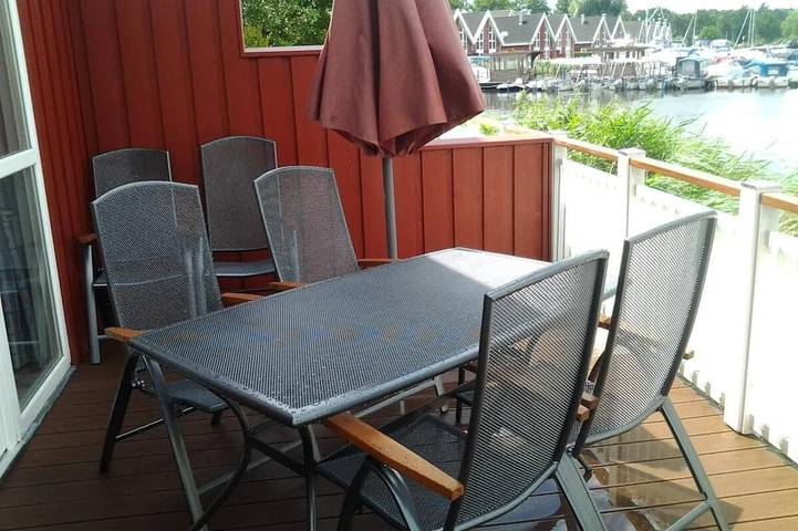 Fh „Pirat Wasserterrasse“ 75m², 4+2 Pers. im Marinapark Scharmützelsee, Sauna, Whirlpool, Kamin in Storkower See, Wendisch Rietz
