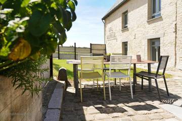 Gîte pour 7 personnes, avec vue et jardin à La Bruyère