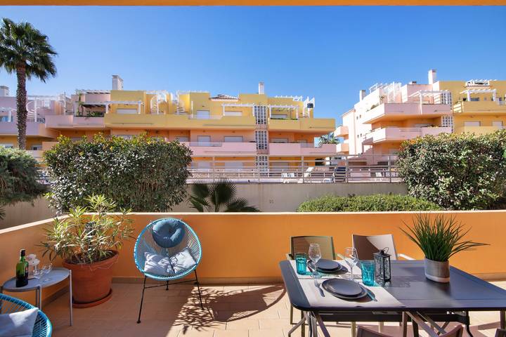Apartamento inteiro, Apartamento 'Apartamento Royal Cabanas Golf' com piscina partilhada, Wi-Fi e ar condicionado in Cabanas de Tavira, Conceição e Cabanas de Tavira