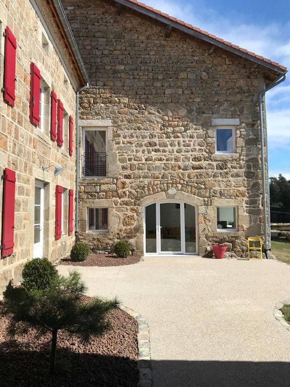 Location de vacances pour 15 personnes, avec terrasse et jacuzzi dans la Loire - 3