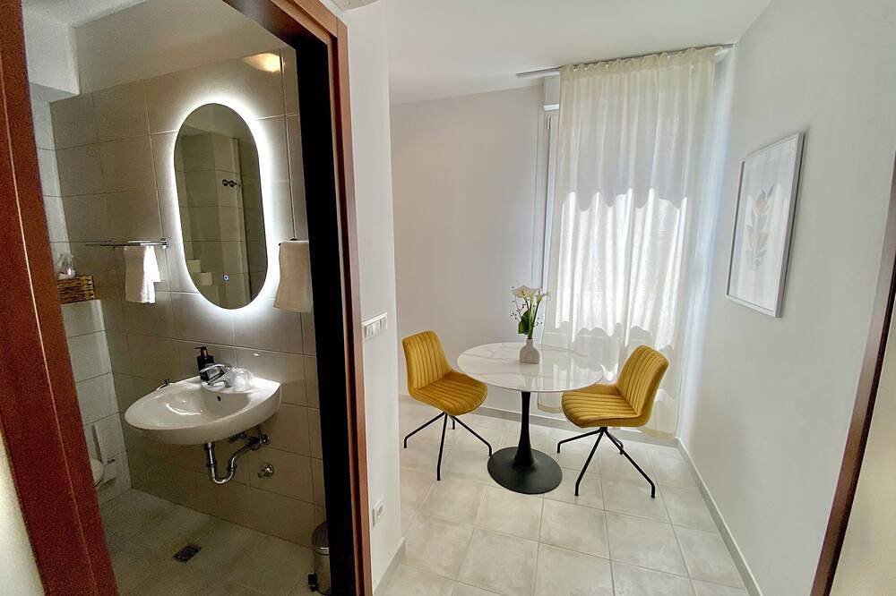 Appartamento intero, City center Suite with private garage parking in Spalato, Regione spalatino-dalmata