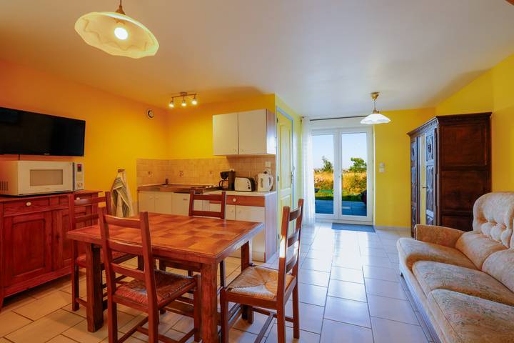 Petite maison "Gite Penn Ar Bed" avec terrasse privée, jardin partagé et Wi-Fi in Cast, Région de Châteaulin