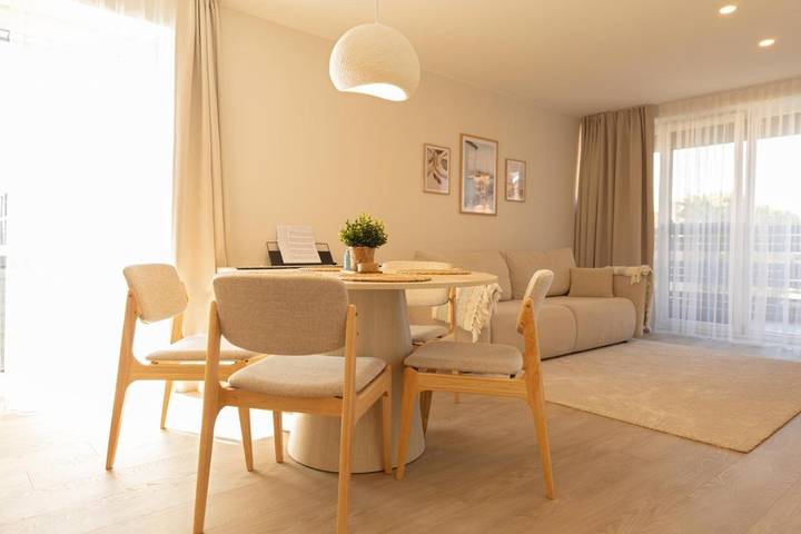 Apartament wakacyjny dla 6 osób, z Balkon i Taras oraz Ogród i Widok w Nida