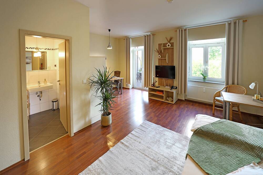 Ganze Wohnung, Gemütliches Apartment mit Balkon in Aschaffenburg, Spessart