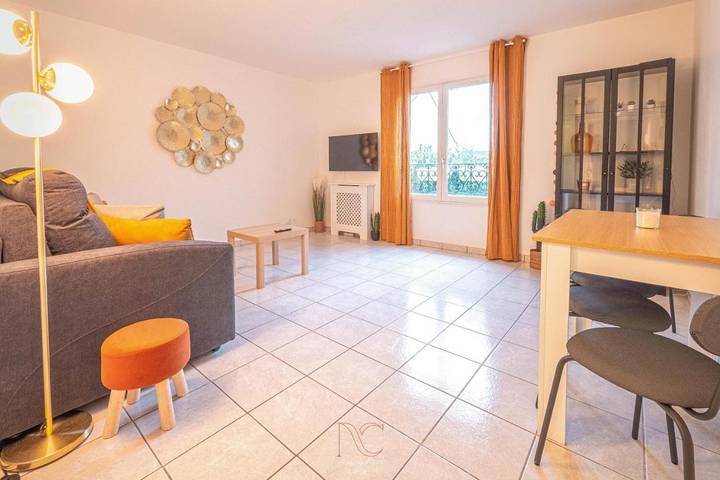Gîte pour 4 personnes à Villeneuve-le-Comte