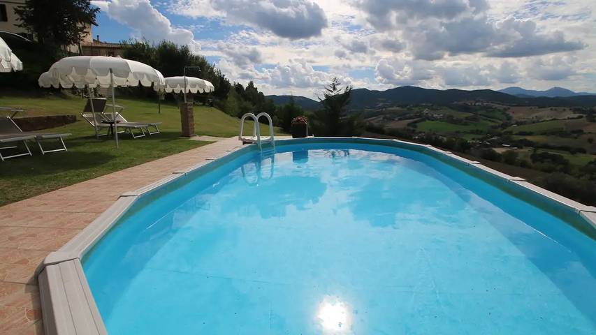 Ferienwohnung für 4 Personen, mit Pool und Garten
