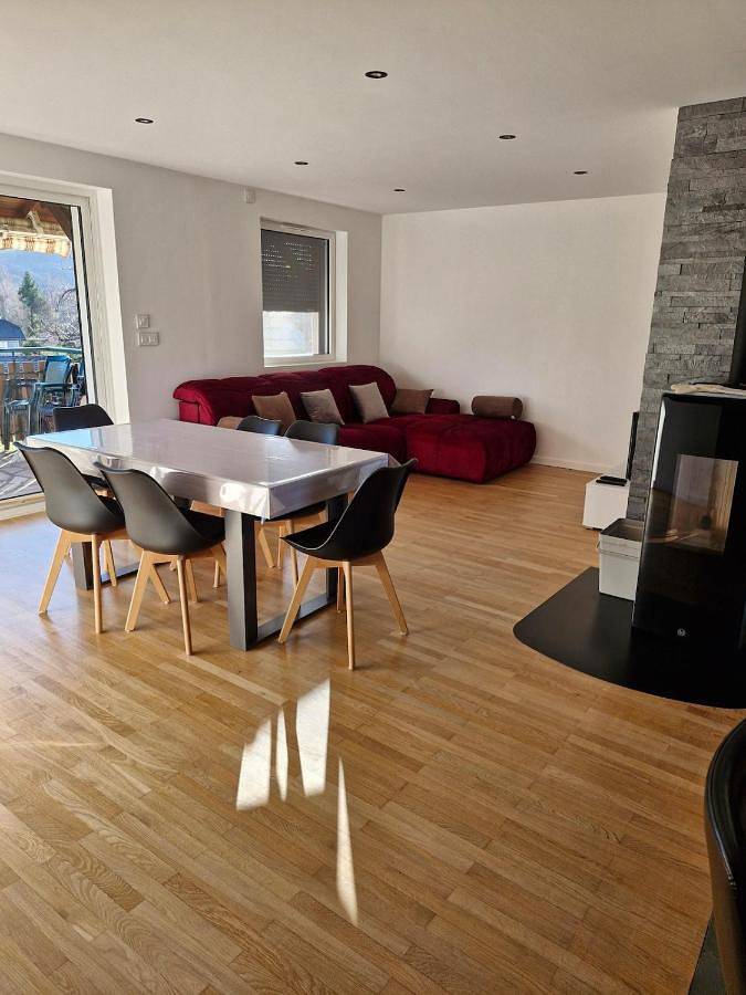 Gîte pour 4 personnes, avec jardin et vue à Alby-sur-Chéran