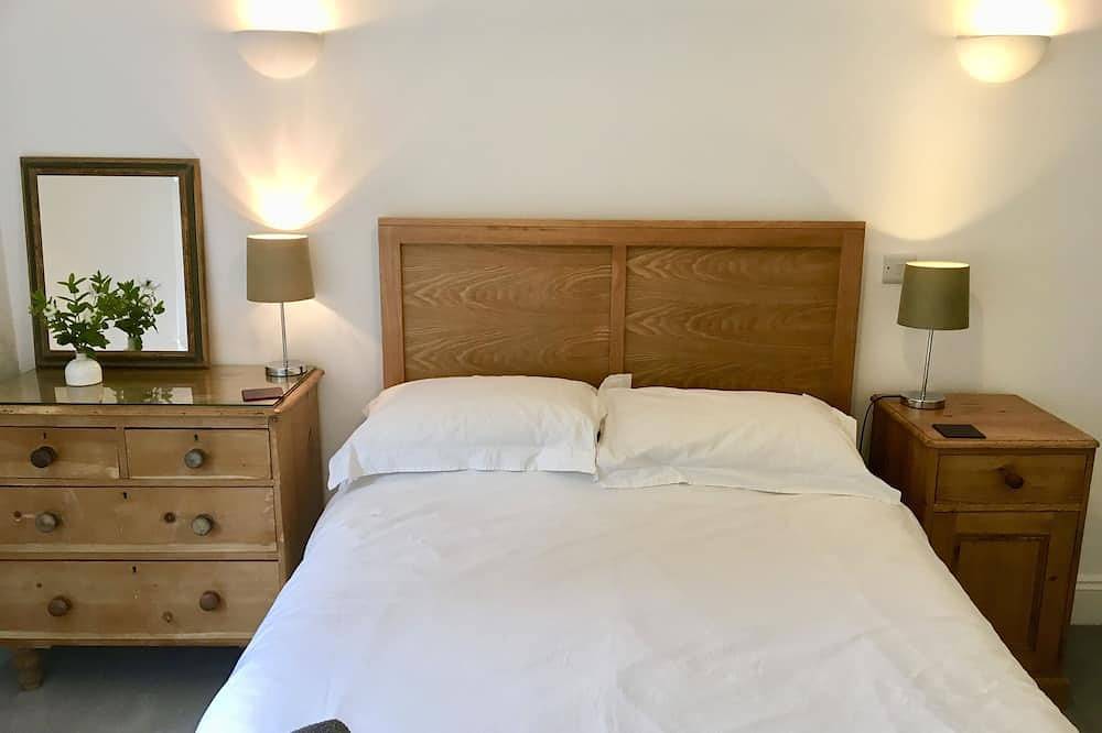 Apartamento entero, Anexo autocontenido dentro de 7 acres para 2 o 3 personas; largo o corto plazo in Warnham, Sussex Occidental