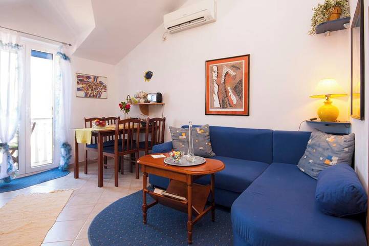Ganze Wohnung, Apartment Grivicic A2 mit Meerblick auf der Insel Krapanj in Krapanj, Krapanj (Kroatische Adria)