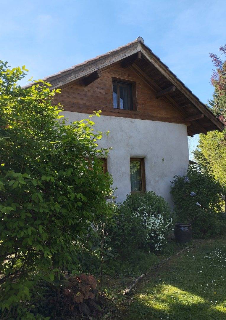 Maison de paille - Gîtes des Sources - non fumeur in Fareins, Ain