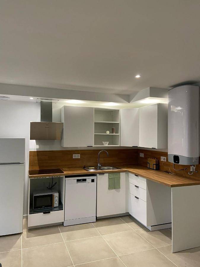 Appartement entier, Two-Bedroom Apartment in Millau, Parc naturel régional des Grands Causses