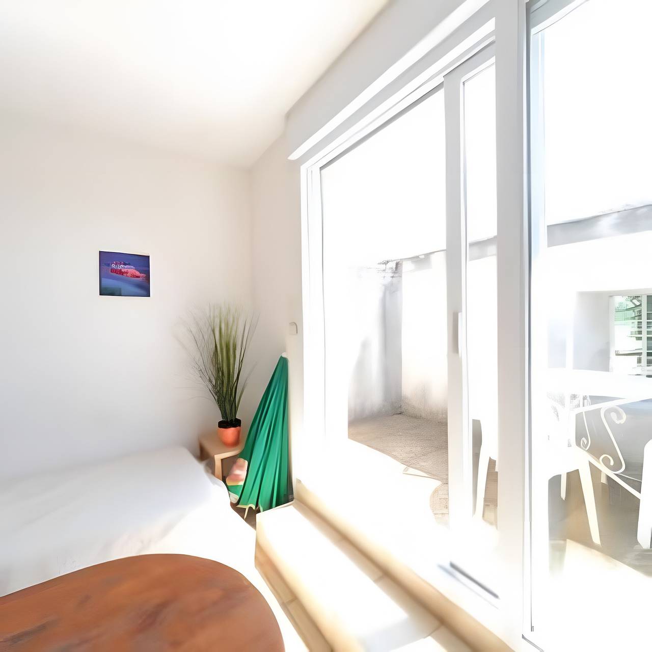 Apartamento entero, Gîte Robert Delaunay con Wi-Fi en Vallon-Pont-d'Arc in Vallon-Pont-d'Arc, Gorges de l’Ardèche