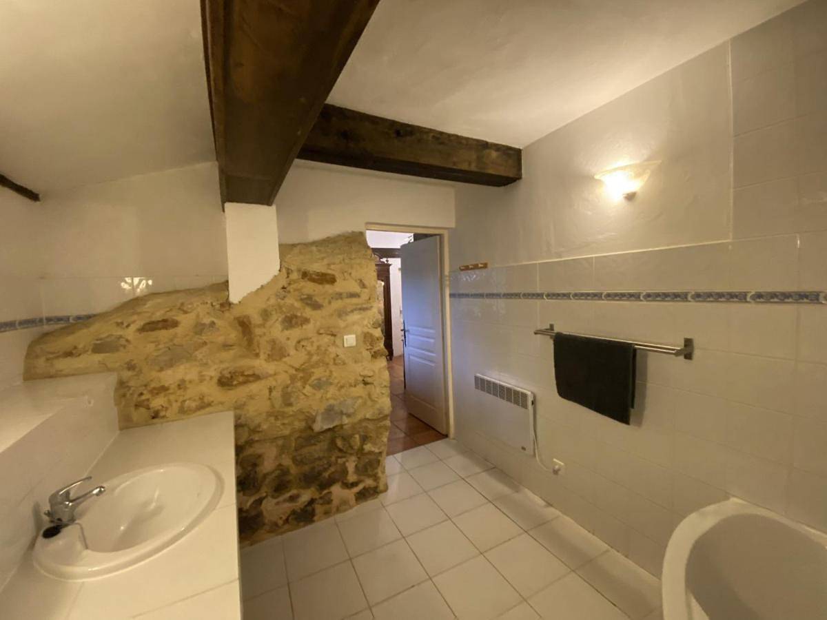 Three-Bedroom Apartment in Prayssac, Quercy