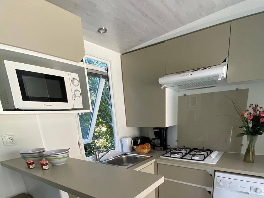 Flower Camping du Port Caroline - Mobilhome 6 personnes - Homeflower Premium 3 chambres 30.5m² + Terrasse semi-couverte + Tv + Lv in Loire-Authion, Vallée de la Loire