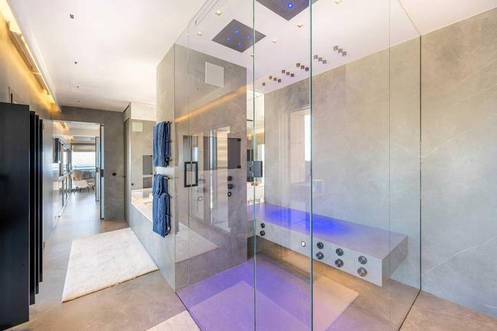 Location de vacances pour 10 personnes, avec Balcon ainsi que Jacuzzi et Terrasse à Monte Carlo