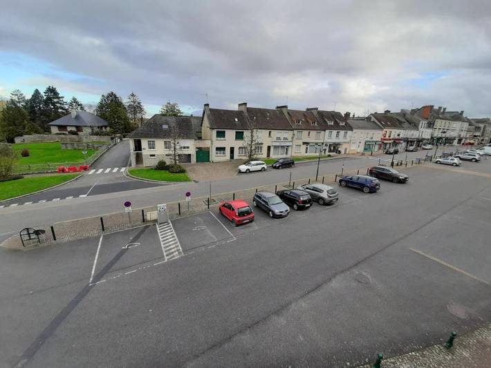 Gîte pour 8 personnes, avec terrasse à Le Mêle-sur-Sarthe - 2