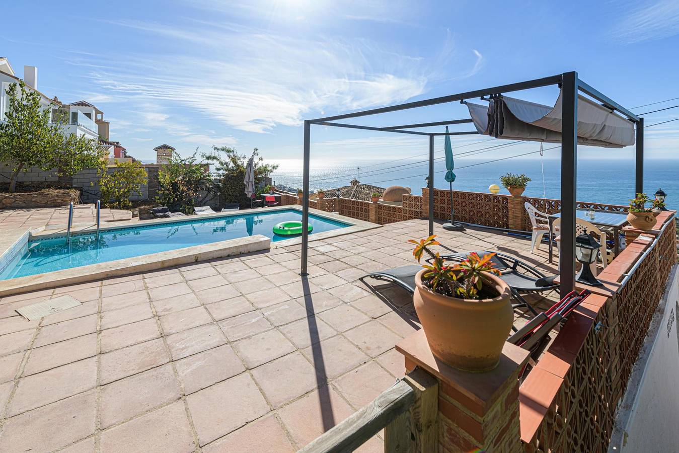 Villa La Tuna - Beautiful villa with private pool, sea views and free Wifi. in Torremuelle, Benalmádena