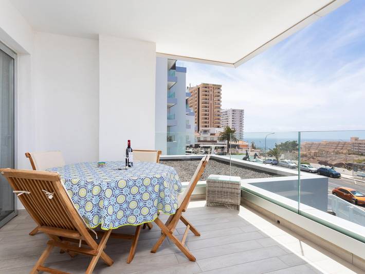 Appartamento per 5 persone, con piscina per bambini e balcone nonché vista oceano e piscina, adatto a famiglie con bambini a Playa Paraíso