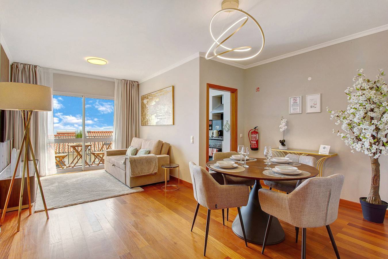 Ganze Wohnung, Apartment 'Ti Clara Serenity' mit Meerblick, Balkon und Wlan in Caniço de Baixo, Caniço