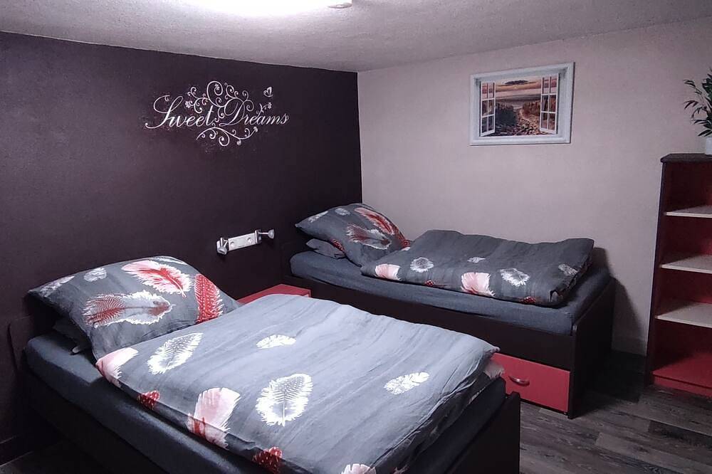 Ganze Wohnung, Ferien- und Monteurwohnung Souterrain (1-3 Personen) in Wettelsheim, Treuchtlingen