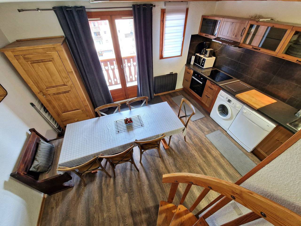 Appartement entier, Appartement 8 pers, 3 chambres + mezzanine, Valfréjus, proche pistes in Valfréjus, Modane