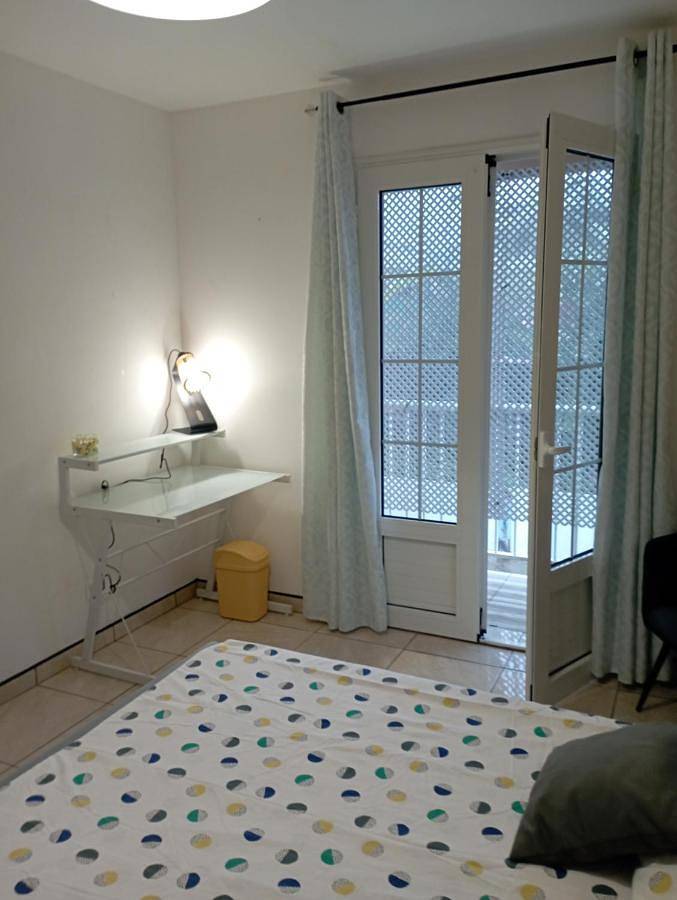 Gîte pour 2 personnes, avec vue et jardin dans Les Makes - 4