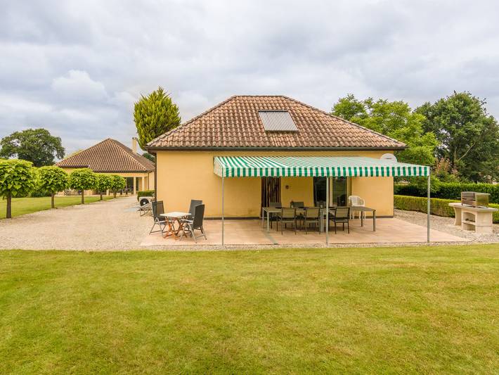 Ferienhaus für 4 Personen, mit Terrasse und Pool, kinderfreundlich - 1