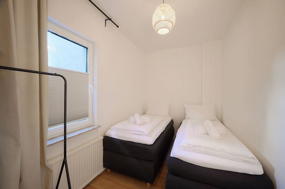 Ganze Wohnung, Nuit Apartment - Hbf, Zentral, Helios-Klinik, Nähe Messe Düsseldorf in Krefeld, Niederrhein