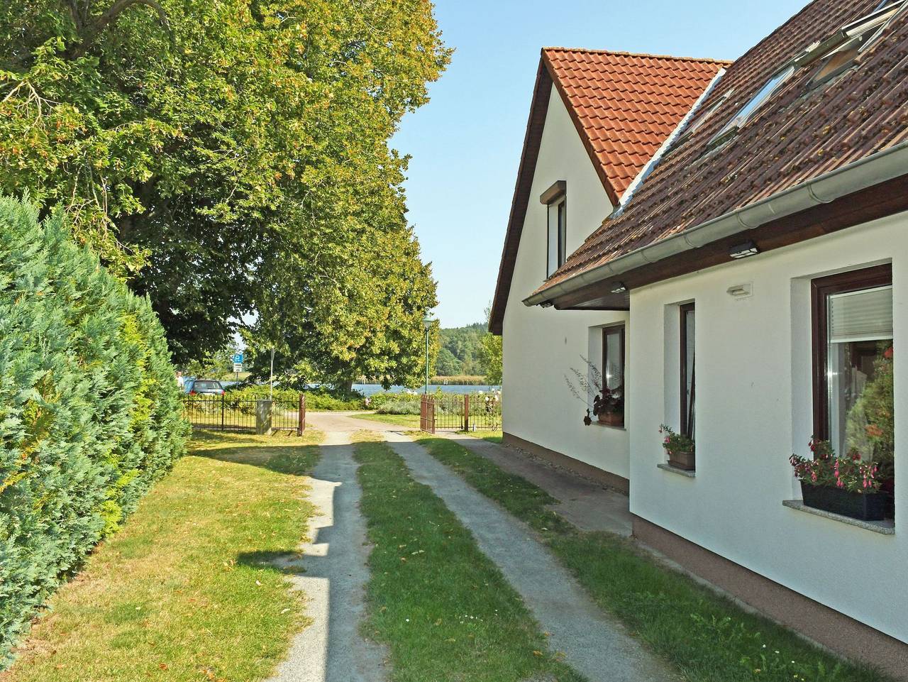 Ganze Ferienwohnung, Ferienwohnung mit Sitzecke im Garten am Bodden in Ralswiek - Ferienwohnung mit Sitzecke im Garten  am Bodden in Ralswiek in Ralswiek, Bergen auf Rügen und Umgebung