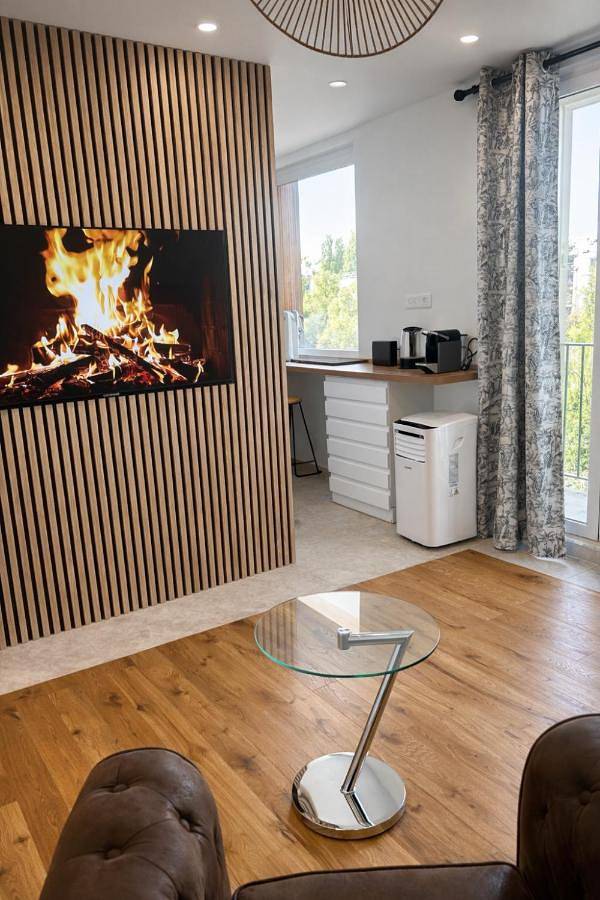 Gîte pour 2 personnes, avec vue et balcon à Garches - 2