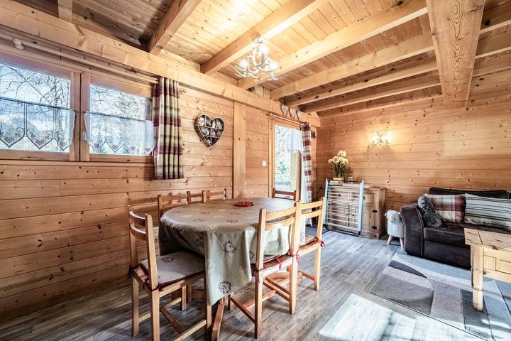 Chalet „6P – Le Cocon Des Neiges“: Bergblick, geteilte Terrasse & Wlan in Verchaix, Region Bonneville